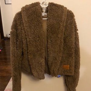 Large never been worn fuzzy cropped jacket